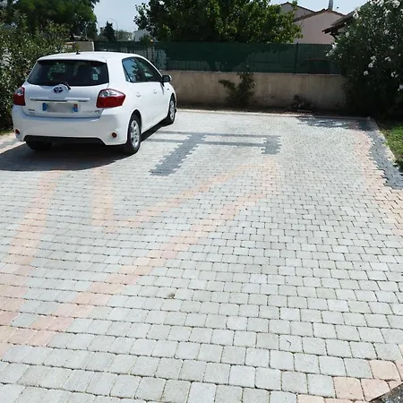 Les Du Triangle - D'hotes Nîmes