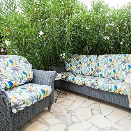 Les Du Triangle - D'hotes Frühstückspension