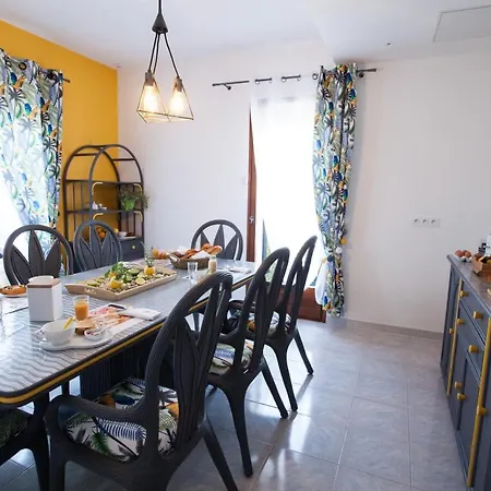 Les Du Triangle - D'hotes Frühstückspension 3*