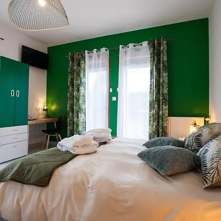 Les Du Triangle - D'hotes Frühstückspension 3*