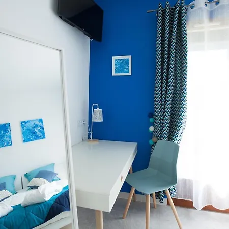 Les Du Triangle - D'hotes Frühstückspension Nîmes